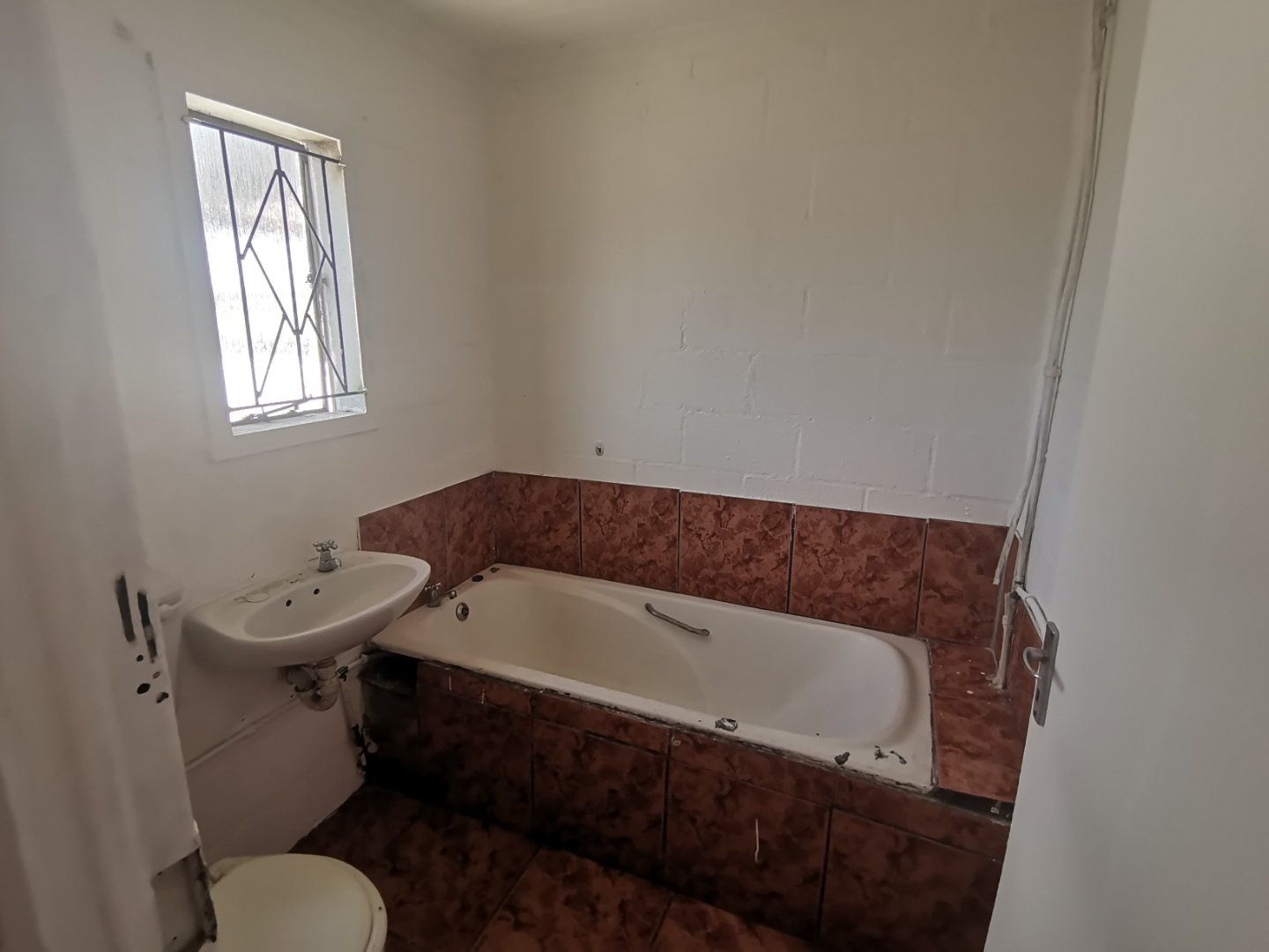 2 Bedroom Property for Sale in Delft Western Cape